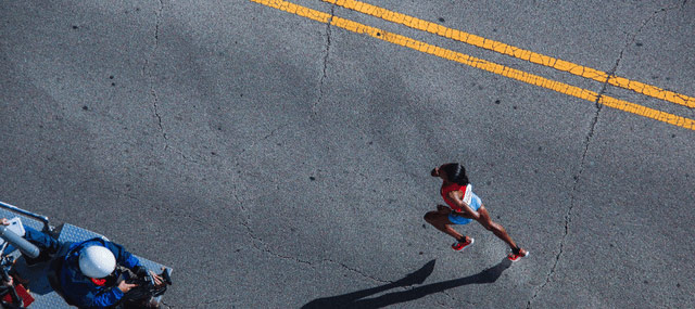 woman running marathon