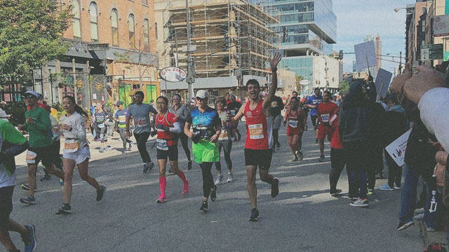 runners in chicago marathon